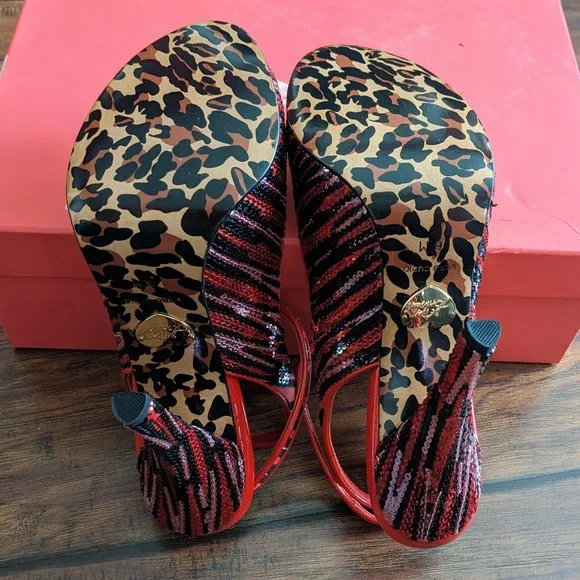 Betsey Johnson Avril Sequin Animal Platforms NIB - Picture 7 of 9